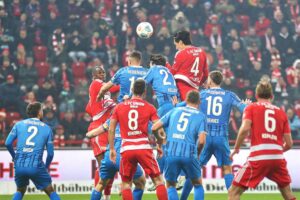 Union Berlin verliert gegen Heidenheim in der Nachspielzeit – dramatische Wendung im Spiel.