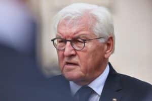 Frank-Walter Steinmeier spricht über Parteiverbot, AfD kritisiert scharf seine Äußerungen.