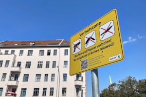Berlins Innensenatorin fordert strengere Gesetze gegen illegale Waffen und stärkere Ermittlungsbefugnisse.