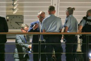Carsten Linnemann und Friedrich Merz auf dem Weg zum Koalitionsausschuss in Berlin.