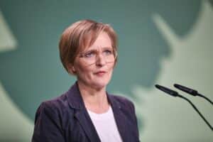 Franziska Brantner schlägt Freiwilligen-Register für ältere Menschen in Verteidigungsfragen vor.