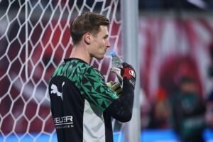 Torwart Moritz Nicolas von Mönchengladbach, der starke Leistungen im Unentschieden gegen Leipzig zeigte.