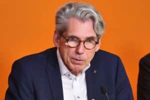 Andreas Storm kritisiert Kredite für Pflegeversicherung; fordert Rückzahlung von 5,2 Milliarden Euro.