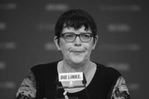 Ein Porträt von Anke Hofmann-Domke, Erfurter Bürgermeisterin, mit Respekt und Trauer um ihren Verlust.