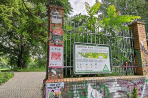 Angriff im Görlitzer Park: Homophobe Übergriffe und Polizeiermittlungen nach Gewaltvorfall.