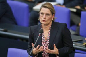 Stefanie Hubig, Bundesjustizministerin, spricht über Maßnahmen gegen Gewalt gegen Frauen.
