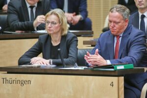 Katja Wolf und Mario Voigt diskutieren über kommunale Finanzen und soziale Gerechtigkeit in Thüringen.
