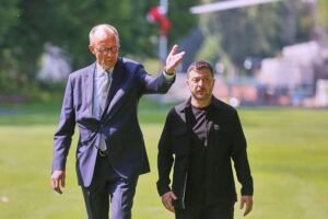 Friedrich Merz, Emmanuel Macron, Keir Starmer und Wolodymyr Selenskyj im Gespräch zu Friedensfragen.