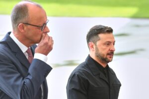 Friedrich Merz und Wolodymyr Selenskyj am Telefon für friedliche Verhandlungen über den Ukraine-Konflikt.