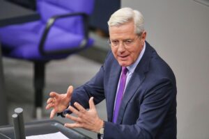 Norbert Röttgen diskutiert europäische Souveränität und Unterstützung für die Ukraine ohne Washington.