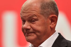 Olaf Scholz im Untersuchungsausschuss, Diskussion über Klimaschutzstiftung und Energiepolitik, Wahlkampfmanöver.