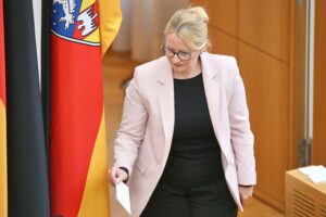 Christine Streichert-Clivot spricht auf EU-Bildungsrat über berufliche Bildung und grenzüberschreitende Kooperation.