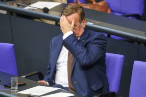 Boris Pistorius steht vor Herausforderungen bei der Digitalisierung der Bundeswehrfahrzeuge.
