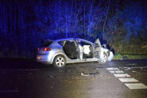 Schwerer Verkehrsunfall mit zwei Pkw und mehreren Verletzten auf B65 bei Algesdorf.