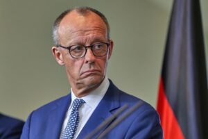 Friedrich Merz hört hilflose Appelle afghanischer Flüchtlinge in Pakistan zur Einhaltung des Schutzversprechens.