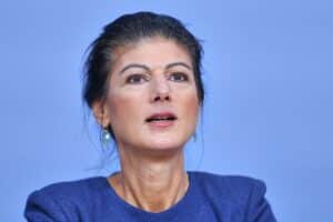 Sahra Wagenknecht kündigt Klage an, fordert Neuauszählung der Bundestagswahl wegen Unregelmäßigkeiten.