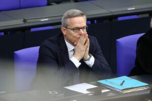 Digitalminister Wildberger diskutiert Künstliche Intelligenz auf europäischem Gipfel in Berlin.