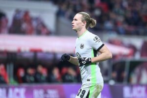Wolfsburg feiert 3:1-Sieg gegen Gladbach; Wimmer glänzt mit Doppelpack und Führungstreffer.
