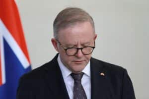 Anthony Albanese, entschlossener Premierminister, betont Sicherheit und Unterstützung für die jüdische Gemeinschaft Australiens.
