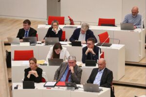 BSW-Politiker diskutieren Kreisverkehre, Mandatsniederlegungen und Vertrauen innerhalb der Fraktion in Brandenburg.