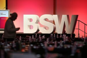 BSW-Logo mit Text "Bündnis Soziale Gerechtigkeit und Wirtschaftliche Vernunft" im Fokus.