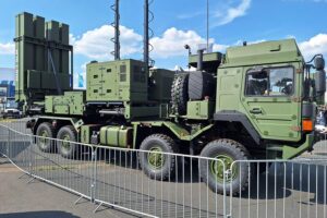 Bundestag genehmigt 50 Milliarden Euro für Bundeswehr: neue Waffensysteme, Schützenpanzer und Satelliten.