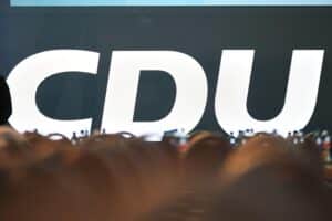 CDU-Logo, Frank Wagner, unzufriedene Umfragewerte, Wettbewerb um Ideen für Saarland, politische Verantwortung.