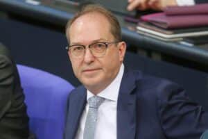 Alexander Dobrindt spricht über Rückführungen straffälliger Syrer und Afghanen in Berlin.