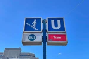 Öffentliche Verkehrsmittel in NRW, geringer Rückgang bei Fahrgästen, Zuwachs im Eisenbahnnahverkehr.