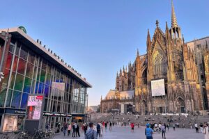 Kölner Dom und Hauptbahnhof: Symbolik für die Olympiabewerbung 2036, 2040 oder 2044.