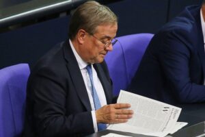 Armin Laschet diskutiert europäische Diplomatie und Russlands Haltung gegenüber Europa und den USA.