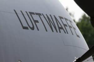 Soldaten der Luftwaffe kehren nach erfolgreichem Einsatz in Polen zurück, zeigen Einsatzbereitschaft.