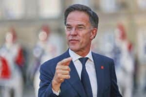 Mark Rutte spricht über Unterstützung für Ukraine und Druck auf Russland in Brüssel.