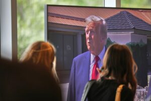 Politiker der SPD, Union und Grünen kritisieren Trumps anti-europäische Äußerungen zur Migration.