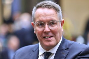 Ministerpräsident Alexander Schweitzer spricht optimistisch über Rheinland-Pfalz in seiner Neujahrsansprache.