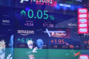 USA dominieren Forbes 100: Börsenkurse von Amazon und Paypal, Technologiegiganten führen.