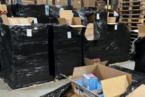 Zoll beschlagnahmt 165.000 illegale E-Zigaretten in Bergheim; Strafverfahren eingeleitet.