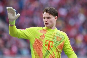 Augsburg feiert überraschenden Sieg über Bayern, erste Heimpleite seit elf Monaten.