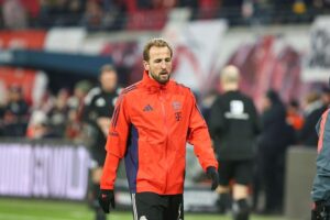 Harry Kane jubelt nach Tor, Bayern München feiert Champions-League-Sieg gegen Union Saint-Gilloise.