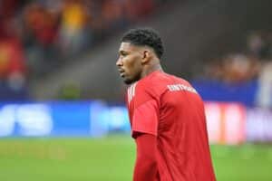 Eintracht Frankfurt enttäuscht, verliert 2:3 gegen Qarabag in dramatischem Champions-League-Spiel.