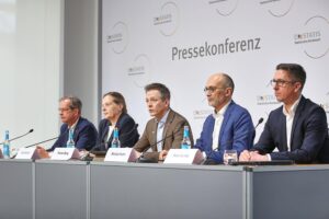 Diagramm mit BIP-Daten für Deutschland 2025, Trendlinien und Vergleich zum Vorjahr.