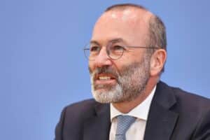 Manfred Weber spricht für starken europäischen Präsidenten und EU-Erweiterung in Brüssel.