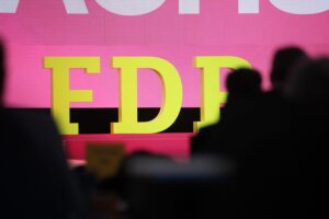 FDP-Politiker kritisieren Umweltministerin für unzureichende Information zu klimaschädlichen Emissionen.