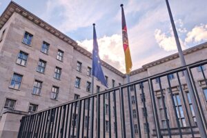 Finanzministerium unter Lars Klingbeil, Unterstützung für europäischen Zahlungsdienst "Wero", keine Pflicht zur Annahme.