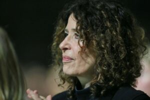 Bettina Jarasch kritisiert unzureichenden Klimapakt und Kürzungen im Berliner Haushaltsbudget.