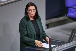 Irene Mihalic diskutiert Krisenbewältigung und Bevölkerungsschutz nach einem Anschlag in Berlin.