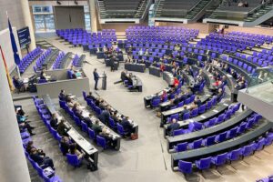 Diskussion im Bundestag über Teilzeitanspruch: Grüne kritisieren Union und warnen vor Folgen.