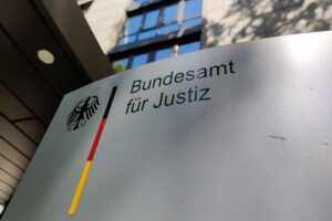 Digitalisierung des Führungszeugnisses: Elektronische Zustellung als PDF für Antragsteller.