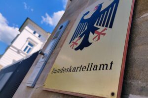 Andreas Mundt diskutiert Wettbewerbsrecht und Preisabsprachen im Bundeskartellamt.