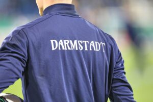 Matthias Neumann feiert Rückkehr zum SV Darmstadt 98 als Leiter der Lizenzspielerabteilung.